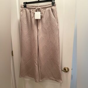 See And Be Seen Geometric Beige Cropped Pants